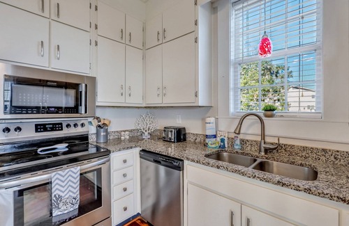 Savannah House | Soaring Views of River + Marsh w/Shared Dock by Lucky Savannah