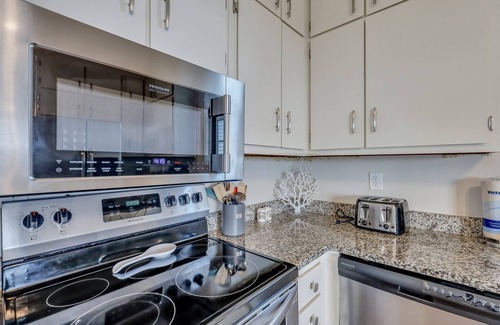 Savannah House | Soaring Views of River + Marsh w/Shared Dock by Lucky Savannah