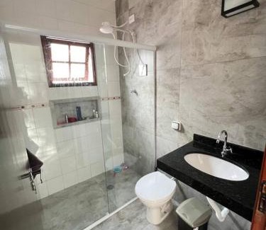 Centro House | Sobrado c/piscina 100m da praia