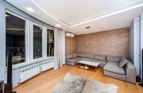 Studentski Grad Apartment | Sofia Luxury 3-Bed Penthouse Apartment Sleeps 6