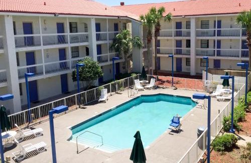 Highlands Hotel | SoHo Inn and Suites Jacksonville North