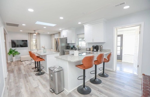 Fox Hill - Grandview House | Sojourn Aviators Dream on Back River
