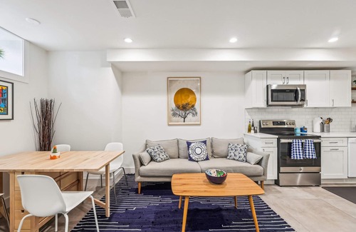 Le Droit Park Apartment | Sojourn Park Oasis Su