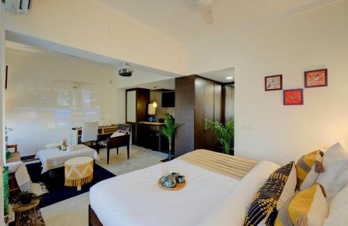 Indirapuram Apartment | Sojourn stayz- stylish private studio with projector