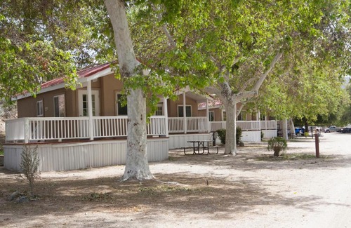 Acton Resort | Soledad Canyon Cabin 18