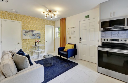 Highland Garden Apartment | Soleil: Casita Near Beach & Gym Access