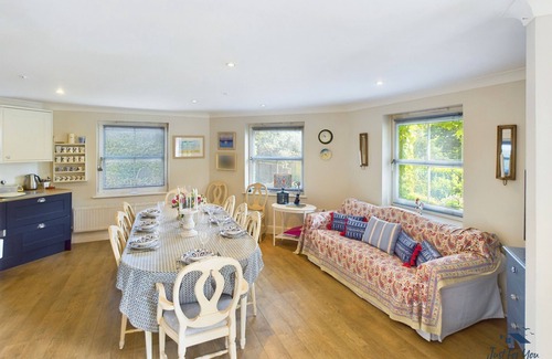 Bembridge Ski Chalet | Solent Landing No. 16: Beach Retreat