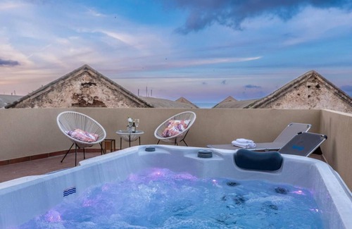 Old Town Apartment | Solis Maisonette with Jacuzzi in old town