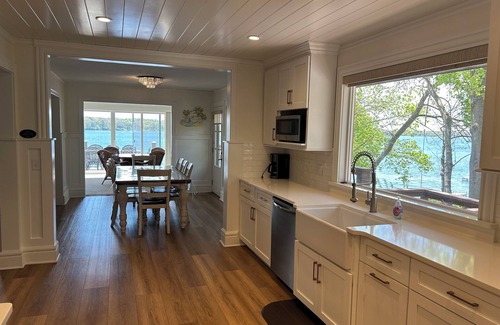 Delavan Lake House | Some Aug '26 Availability Breathtaking Waterfront home on WATER w/Private Pier