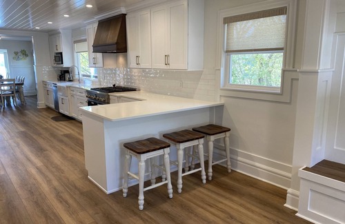Delavan Lake House | Some Aug '26 Availability Breathtaking Waterfront home on WATER w/Private Pier