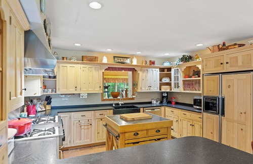 Winhall House | Something for everybody! This house is a crowd pleaser!n6 Bedrooms/Sleeps 13!