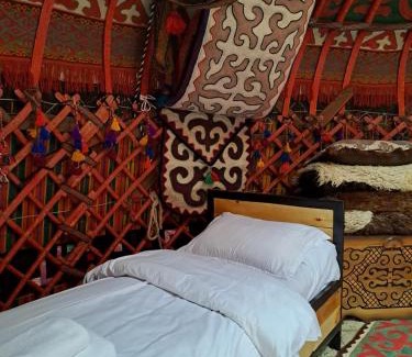 Ak-Talaa District House | Son kol Keng suu guesthouse Tölök village
