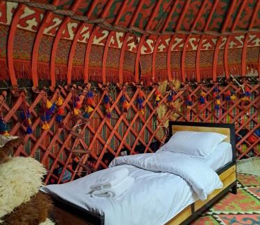 Ak-Talaa District House | Son kol Keng suu guesthouse Tölök village