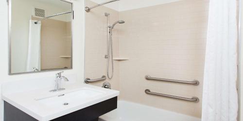 Mount Laurel Hotel | Sonesta Simply Suites Philadelphia Mount Laurel