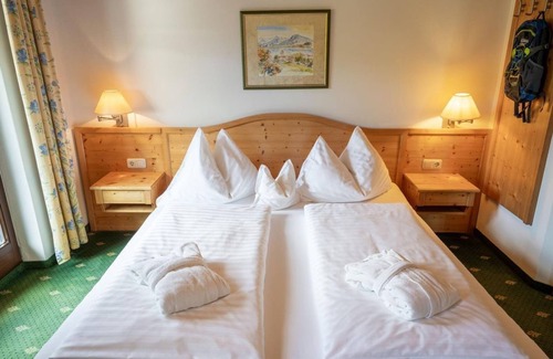 Hintersee Bed & Breakfast | SONNBERG with rich breakfast buffet - DAS Hintersee