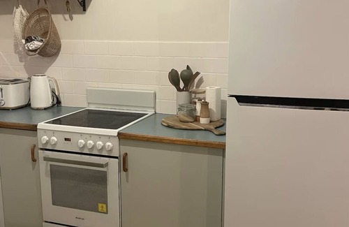 Waterhouse House | Sonnys At Robe - Long Beach Pet Friendly Home