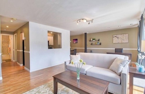 Viewpoint Apartment | Soothing 2-beds in a 1-bedroom near Microsoft