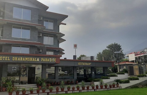 Sidhpur House | Soothing hotel with AC in Dharamshala - 18 bedrooms available