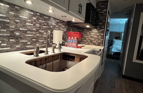 Camarillo House | Soothing RV with WiFi in charming Camarillo