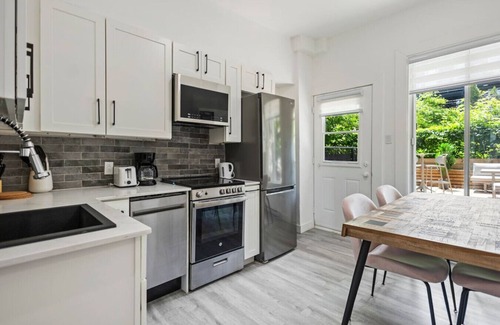 Sainte-Marie Apartment | Sophisticated 3BR with Outdoor Retreat