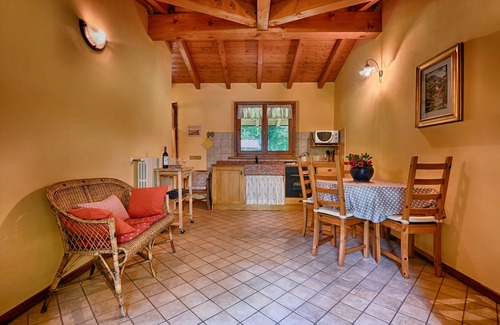 Villanuova sul Clisi Apartment | Soprazocco Di Gavardo: Apartment/flat - Soprazocco di Gavardo