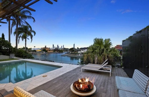 Bundall House | Sorrento Waterfront 4Bd, Pool Pet friendly