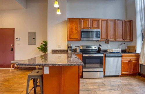 West Poplar Apartment | Sosuite | 1BR Apt w W/D, Gym, On-Site Restaurant
