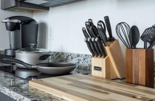 West Poplar Apartment | Sosuite | 1BR Penthouse w W/D, Gym, On-Site Bar