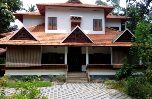 Kunnattur House | SOUBHADRAM THE PALACE -A TRADITIONAL BUN GLOW LOCATED IN A BEAUTIFUL VILLAGE