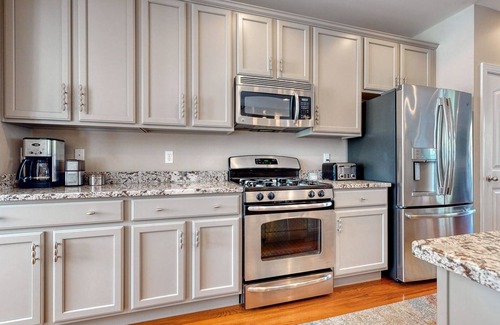 Sawgrass South House | SOUL OF SAWGRASS - Spectacular 4BD & 3.5BA Townhouse - Sleeps 10 - Resort-Style Community