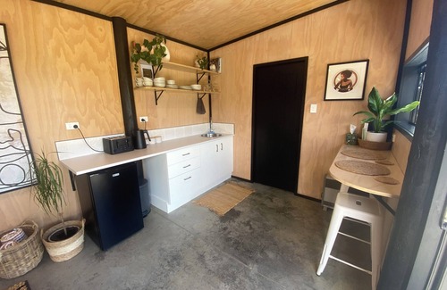 Raglan House | Soul Shack, cozy private studio with outdoor bath. Pet friendly