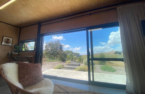 Raglan House | Soul Shack, cozy private studio with outdoor bath. Pet friendly