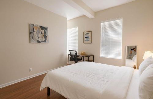Soulard Apartment | Soulard 2BR Balcony Free Parking Walk to Dining
