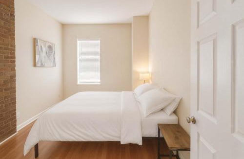 Soulard Apartment | Soulard 2BR Balcony Free Parking Walk to Dining