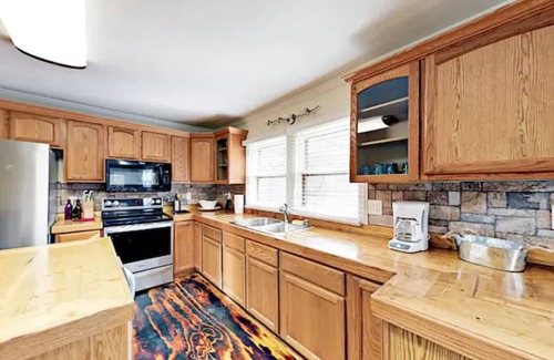 Barnardsville House | Sounds of the creek with your coffee. Beautiful private setting w/great views.