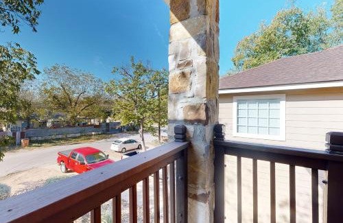 West Congress House | South Austin - Master