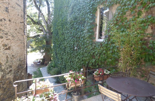 Brusque House | South Aveyron gîte on private riverside, sleeps 6 to 14 people