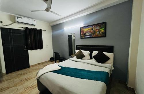 Mandi Hotel | South Campus - College Road