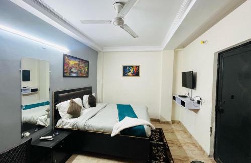 Mandi Hotel | South Campus - College Road