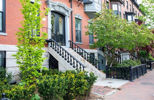 Columbus Apartment | South End Studio near T, Shops + Dining