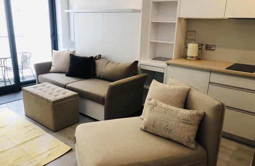 Gibraltar Apartment | South facing 11th Floor balcony 5min walk to beach