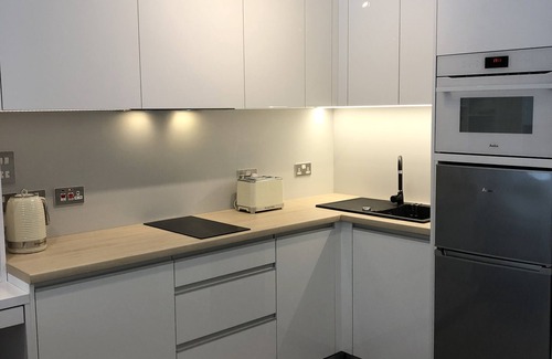 Gibraltar Apartment | South facing 11th Floor balcony 5min walk to beach