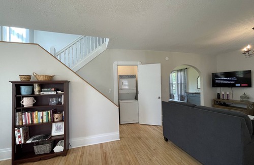 Ashland House | South Superior Escape