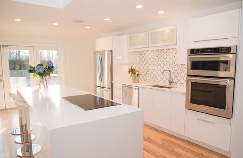 North Sea House | Southampton Private getaway. Private heated salt pool & beach-family fun.