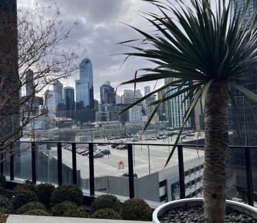 Southbank Apartment | Southbank 2BR with Pool & Views