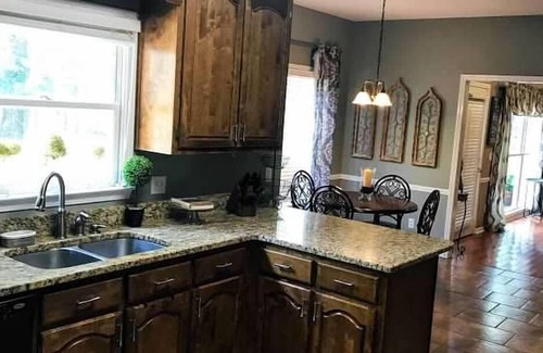 Taylorville House | Southern Charmer - Book for Football Season!