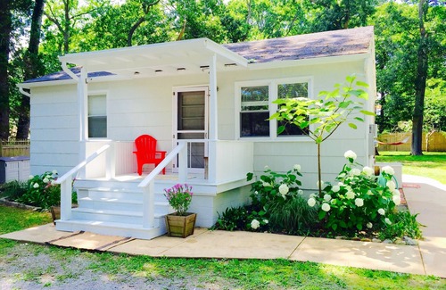 Southold Cottage | Southold cottage with Private Beach Rights ~ Walk to Kayak & Paddle Board