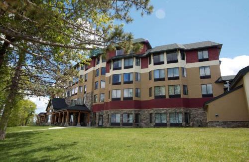 Bemidji Hotel | SouthShore Hotel on Lake Bemidji, Trademark Coll by Wyndham