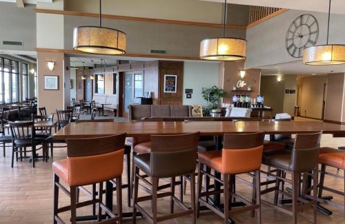 Bemidji Hotel | SouthShore Hotel on Lake Bemidji, Trademark Coll by Wyndham