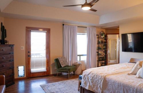 Fountain Hills House | Southwestern Desert Escape Pool, Hot, Tub, Sleeps 12